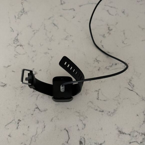 Fitbit Versa 2 Health & Fitness Smartwatch Black/Carbon Aluminum w/ Charger USED - Picture 3 of 4